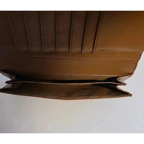 VINTAGE DKNY DONNA KARAN TRIFOLD PINK LEATHER WALLET - Picture 7 of 8